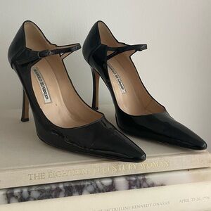 Vintage Manolo Blahnik Patent leather Mary Jane’s size 38